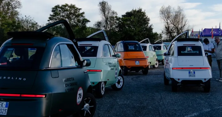 Microlino Cup: la sfida su pista che celebra prestazioni e sostenibilità della microcar del momento