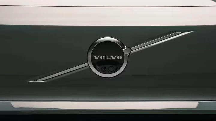 Volvo EX50, nuovo SUV elettrico nel 2027: cosa sappiamo