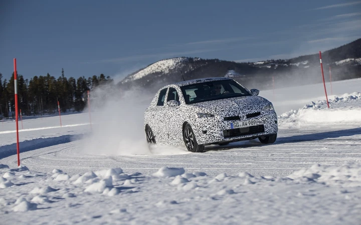 Nuova Opel Corsa: i test sulla neve