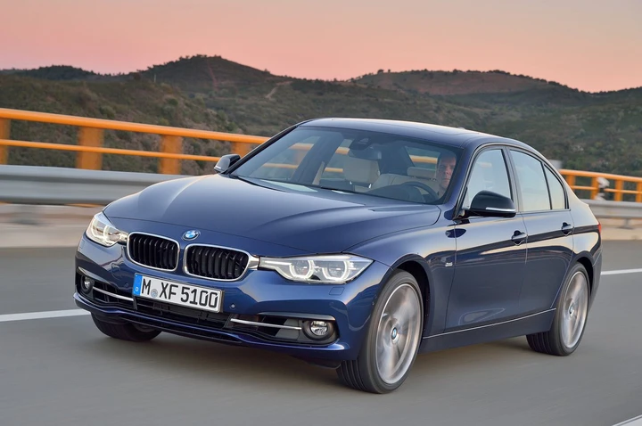 Bmw Serie 3 2015: dati tecnici e foto ufficiali del restyling