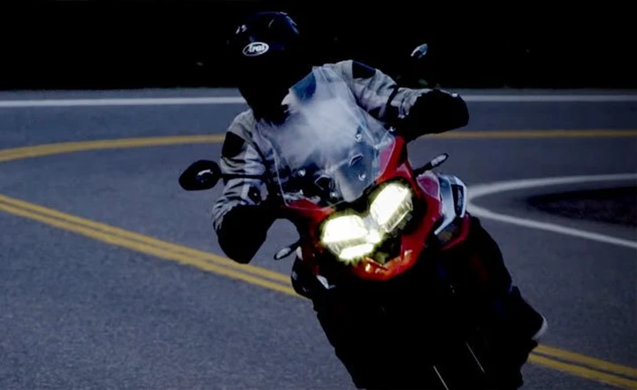 Triumph Tiger 2018, la nuova versione debutta a Eicma