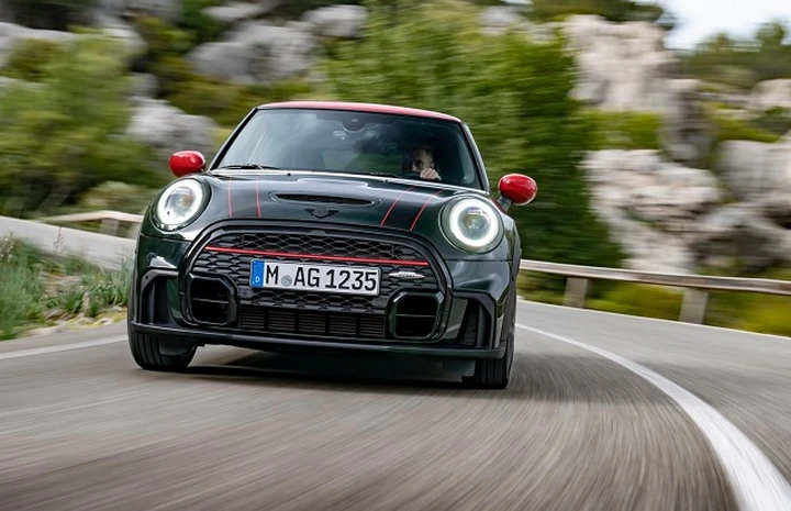 Mini John Cooper Works 2021: aggiornamento e dotazioni