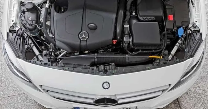 Mercedes si ispira a Bmw per i nuovi motori