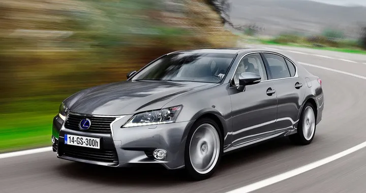 Lexus GS 300h, prezzi da 49.500 euro