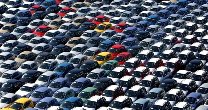 Mercato auto: a giugno in calo del 24% in Europa