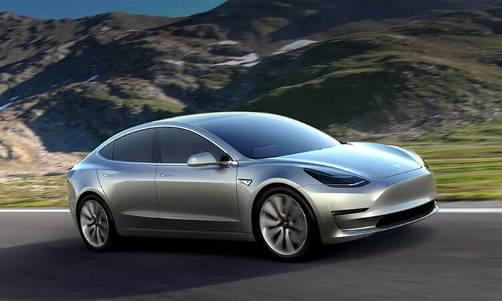 Tesla Model 3: un esemplare rubato e ritrovato grazie all’app