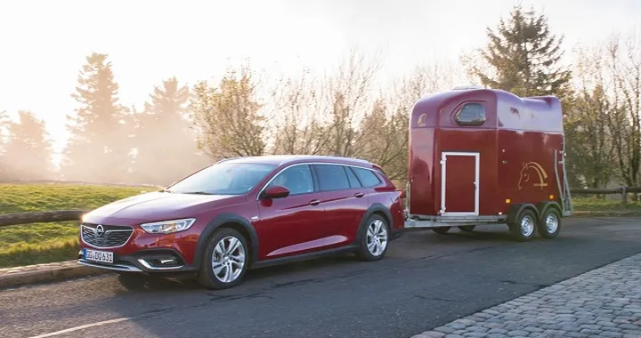 Opel Insignia Exclusive: ammiraglia su misura