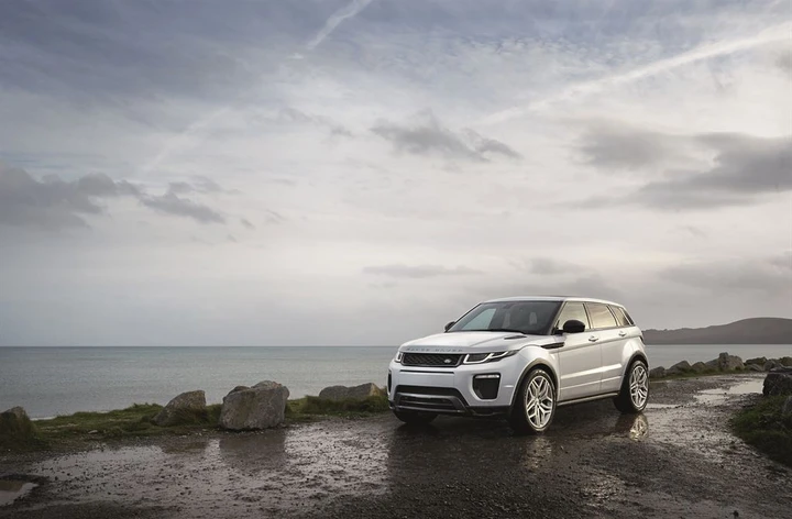 Range Rover Evoque 2015: le immagini ufficiali