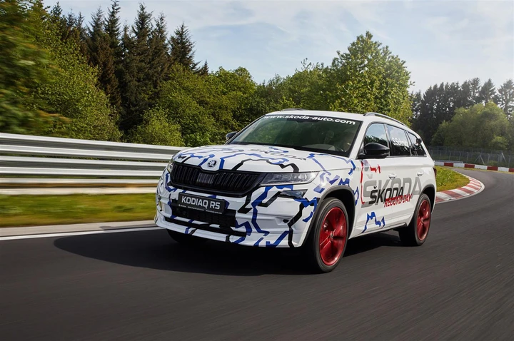 Skoda Kodiaq RS, record al Nurburgring: immagini ufficiali
