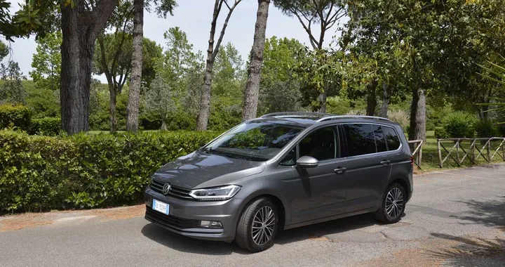 Volkswagen Touran 2.0 TDI Highline: la prova su strada