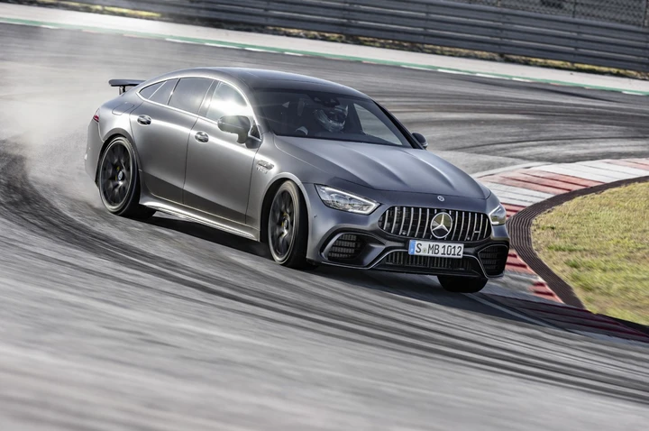 Mercedes-AMG GT 4 Coupé 2018: nuove immagini ufficiali