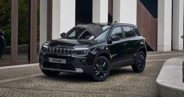 Jeep Avenger Black Edition debutta al Salone di Bruxelles 2026