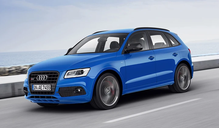 Audi SQ5 TDI plus: prezzi da 73.250 euro