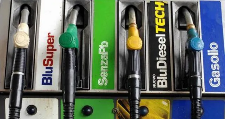 Dal 2025 stop alla vendita di gasolio e benzina