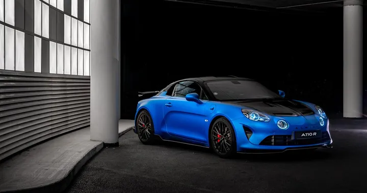 Alpine A110 2024: la sportiva si aggiorna con l’arrivo del nuovo model year [FOTO]