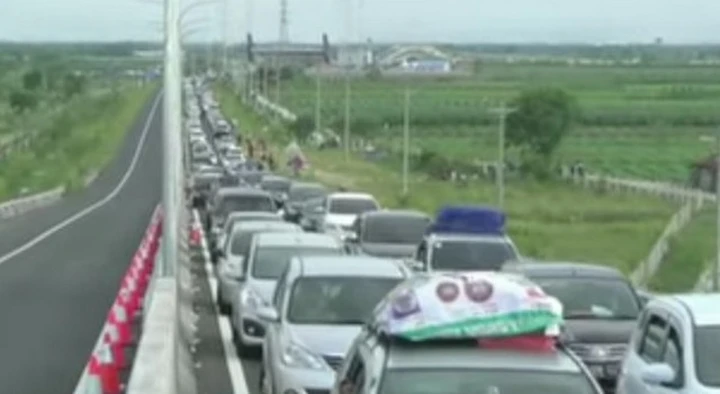 Indonesia, ingorgo killer: 12 morti