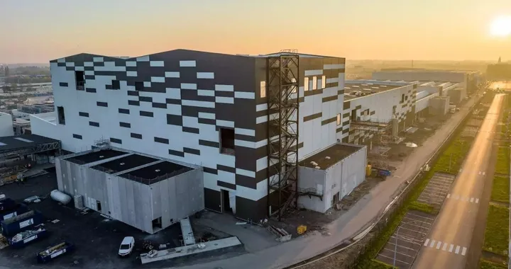La fabbrica di batterie di Stellantis taglia il personale: 100 dipendenti a rischio