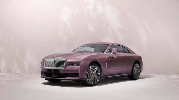 Spectre Inspired by Primavera: la coupé elettrica che celebra l’eleganza stagionale