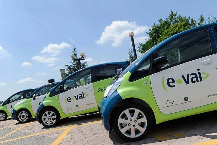 E-Vai: ad aprile auto elettriche gratis per comuni ed enti lombardi