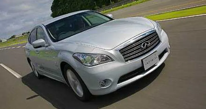 Infiniti M35h: ibrida sì, ma sportiva