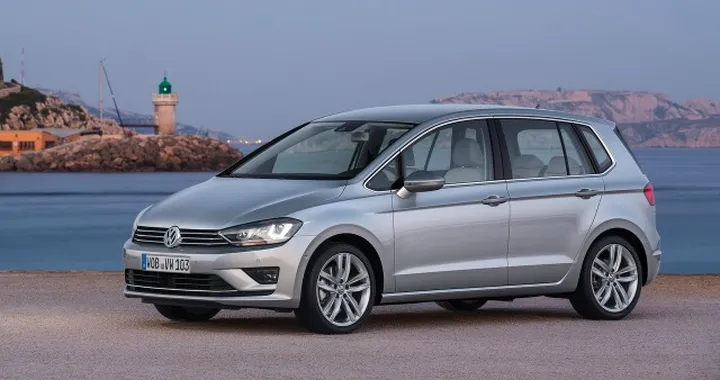 Volkswagen Golf Sportsvan: foto e dettagli ufficiali