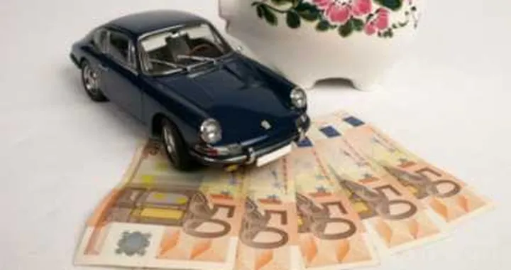 Bollo auto e assicurazioni: continuano gli aumenti