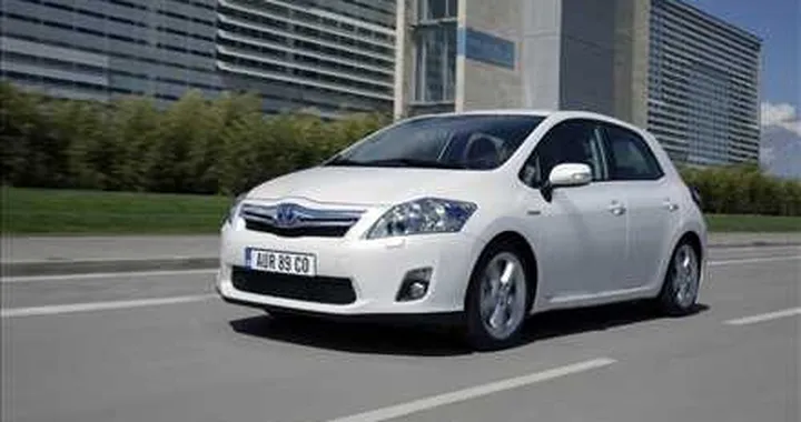 Toyota: l'auto ibrida è un successo, ma servono incentivi