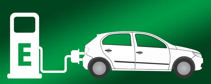 Auto elettrica o ibrida con batteria scarica: come riavviarla?