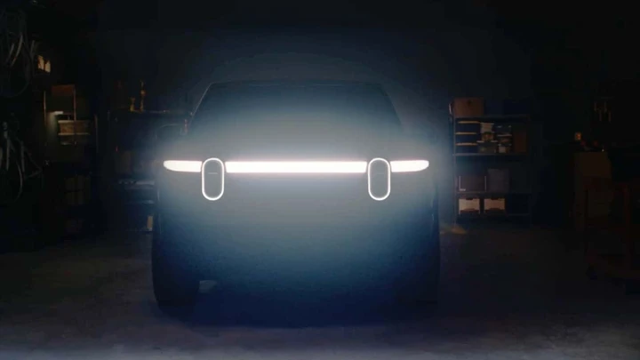 Rivian R2: Il SUV che debutterà il 7 marzo anticipato in un video teaser
