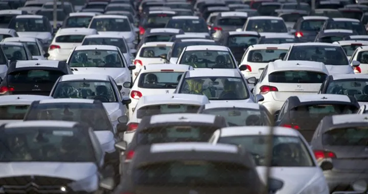 Mercato Auto: a febbraio rallenta la crescita, bene FCA