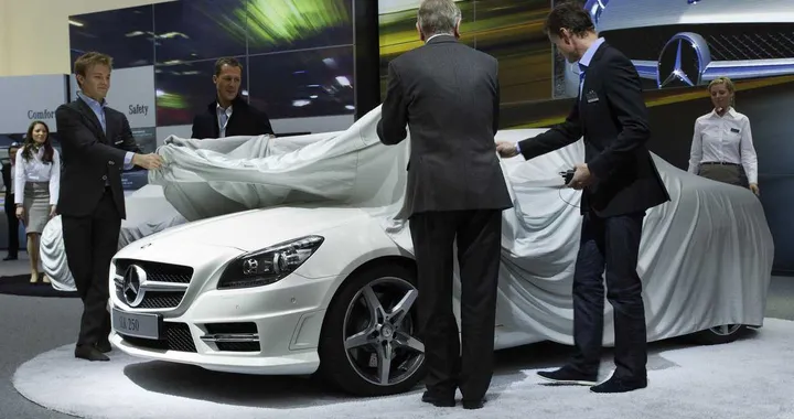 Mercedes SLK: Schumi e Rosberg testimonial