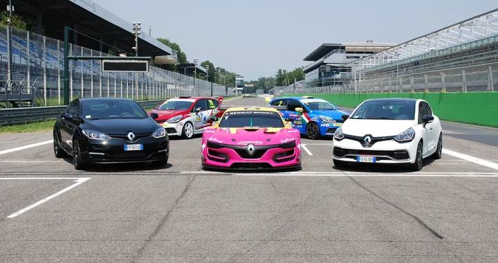 Renault Sport: in pista con la gamma da strada e da gara