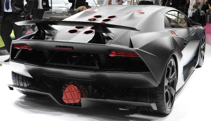 Lamborghini Sesto Elemento al Salone di Parigi