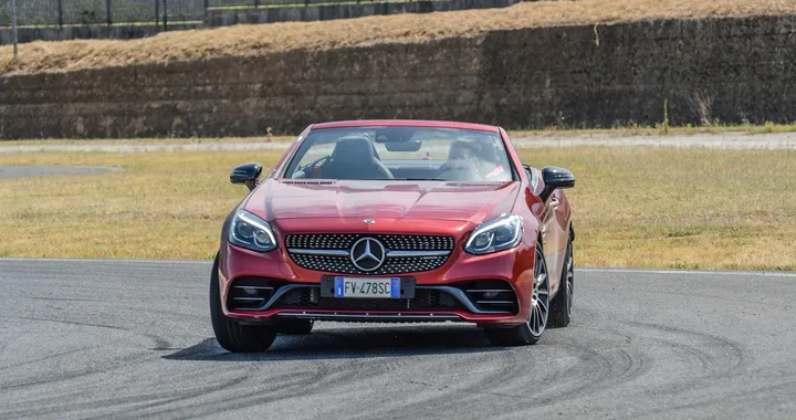 Mercedes-Benz SLC 43 AMG: la prova su strada e in pista