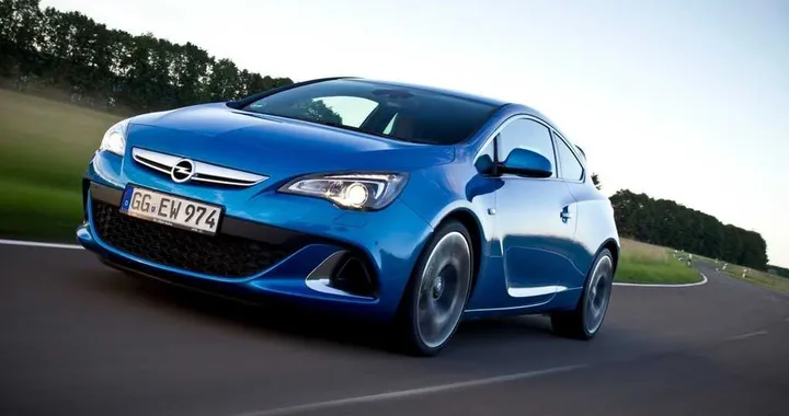 Opel Astra OPC: sportività al prezzo giusto