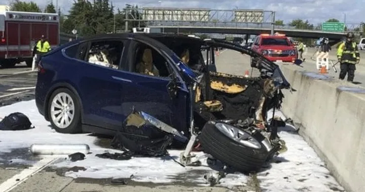 Tesla, incidente mortale per una Model X in California