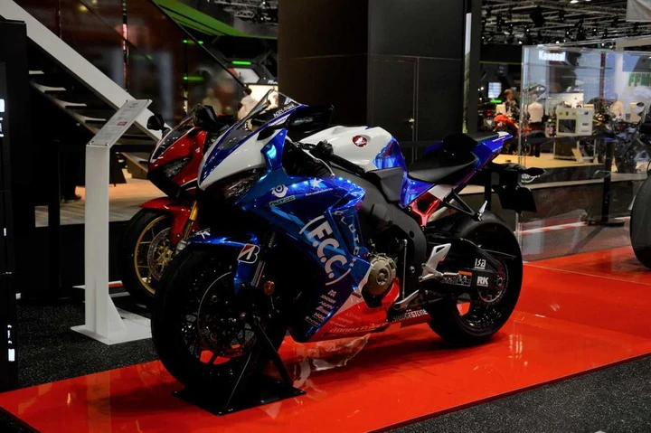 Honda protagonista ad Intermot e a Parigi