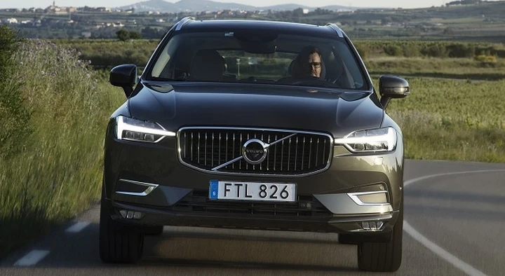 Test IIHS sulle fanalerie SUV: Volvo XC60 e Hyundai Santa Fe le migliori