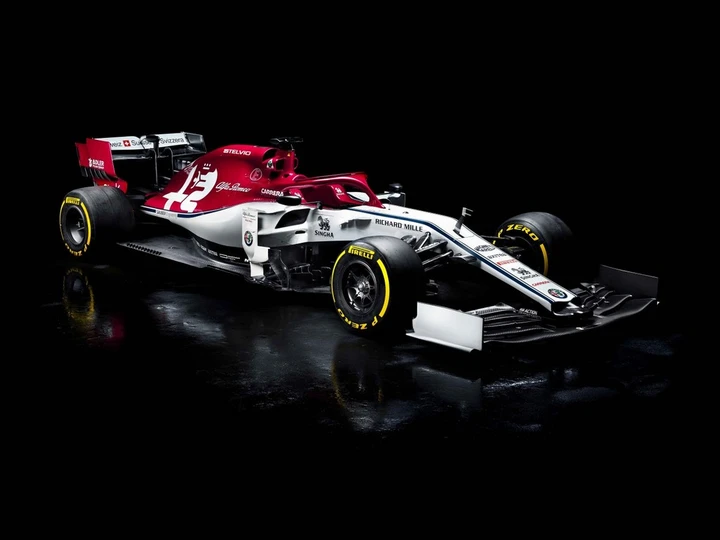 Alfa Romeo Racing C38: le immagini.