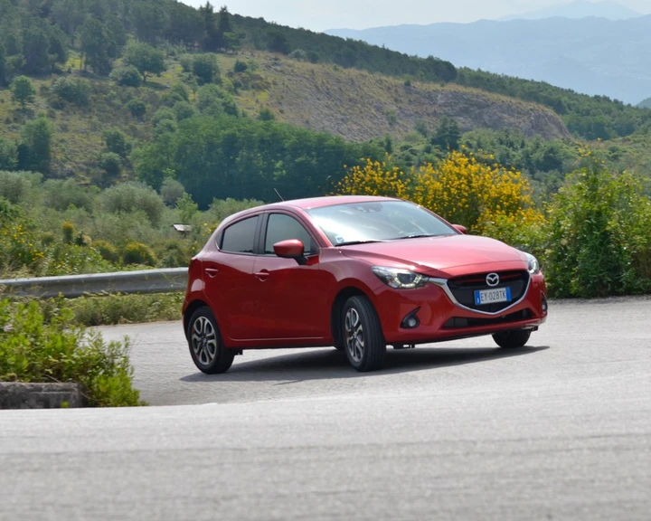 Mazda 2 1.5 Skyactiv-g: la prova su strada