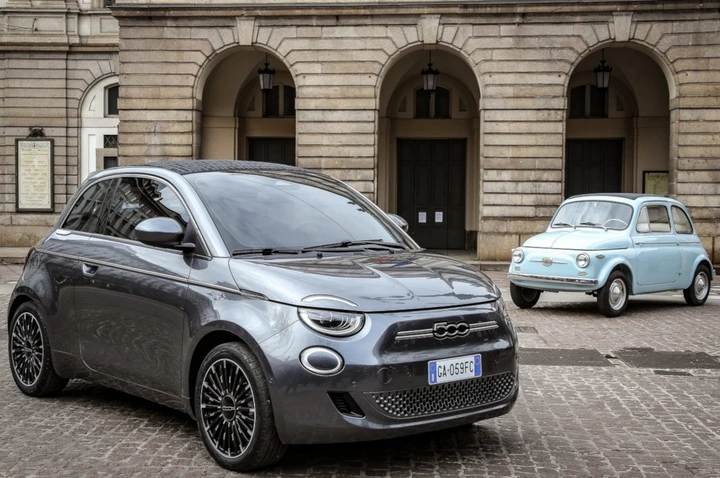 Fiat 500e: immagini ufficiali