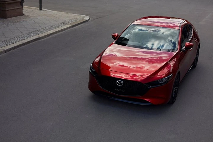 Mazda3: la nuova generazione della media giapponese debutta a Milano