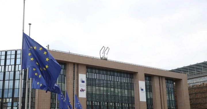 UE concede flessibilità sui limiti CO2 per sostenere l'industria automobilistica