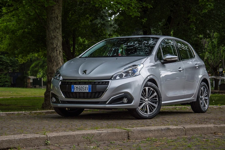 Peugeot 208 1.2 PureTech Allure EAT6: la prova su strada