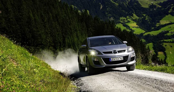 Mazda CX-7: il SUV cambia volto