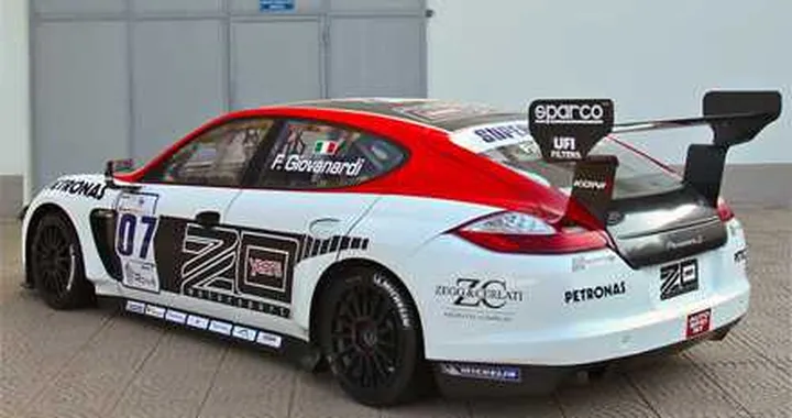 Porsche Panamera; trionfo nella Superstars Series