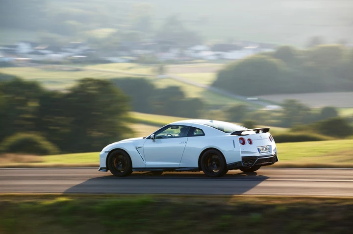 Nissan GT-R Track Edition: immagini ufficiali