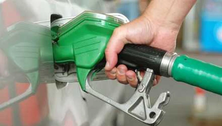 Germania: se la benzina sale a 10 euro al litro...