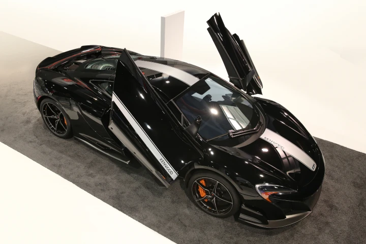 McLaren 675LT Jvckenwood al CES di Las Vegas