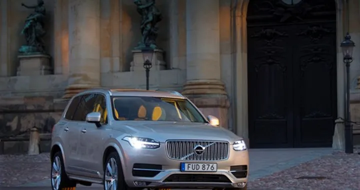 Volvo: 35 XC90 per le nozze dei reali di Svezia
